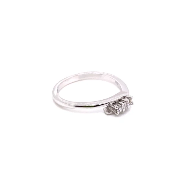 Anello trilogy in oro bianco e diamanti ct.0.12 - immagine 3