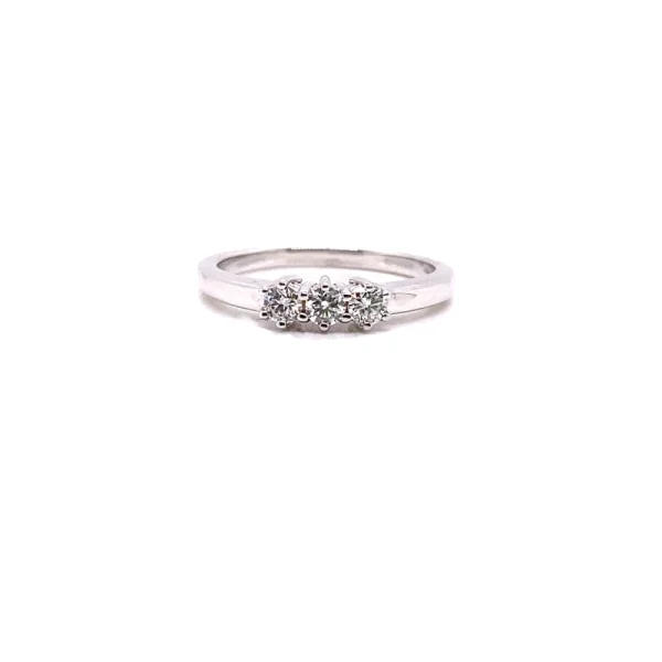 Anello trilogy in oro bianco e diamanti ct.0.27