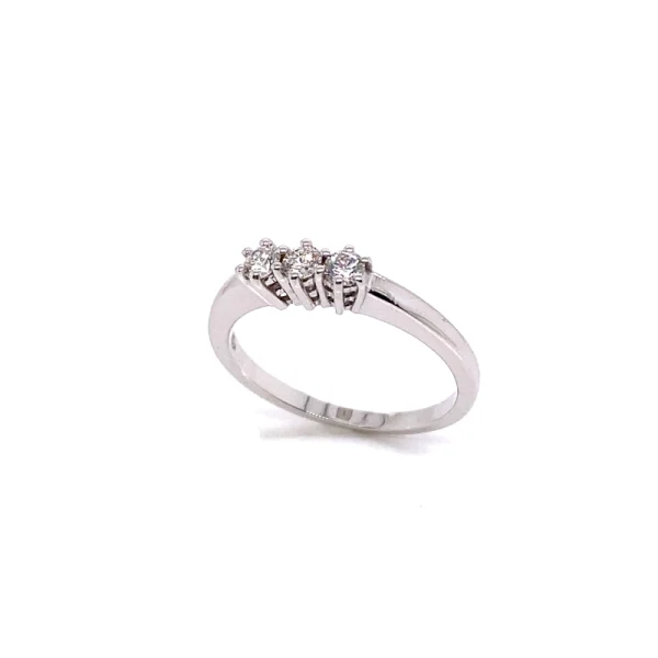 Anello trilogy in oro bianco e diamanti ct.0.27 - immagine 4