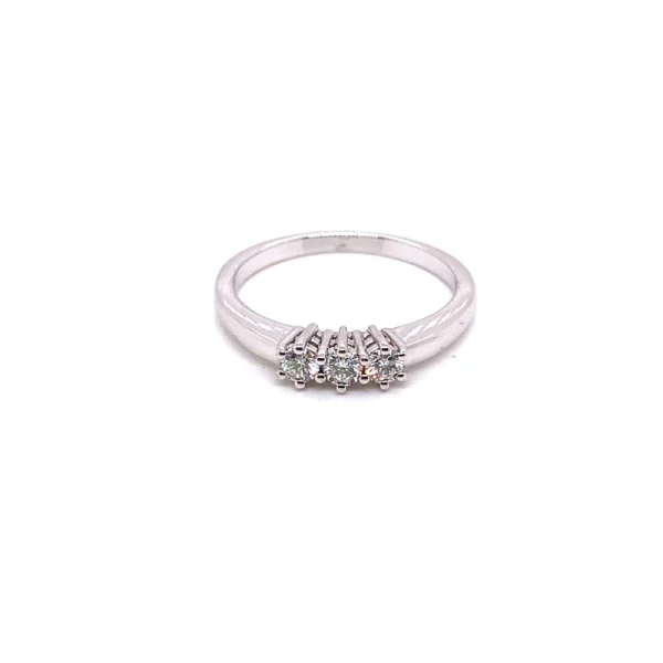 Anello trilogy in oro bianco e diamanti ct.0.27 - immagine 5