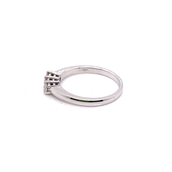 Anello trilogy in oro bianco e diamanti ct.0.27 - immagine 8