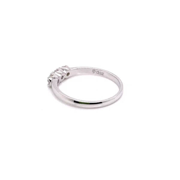 Anello trilogy in oro bianco e diamanti ct.0.32 - immagine 5