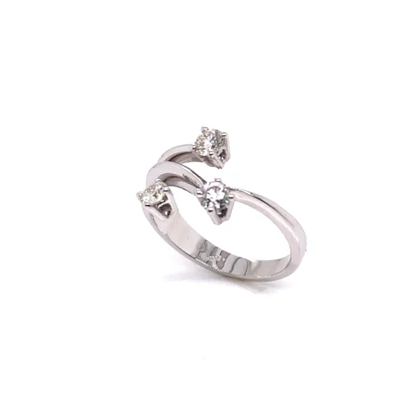 Anello trilogy in oro bianco e diamanti ct.0.51 - immagine 2