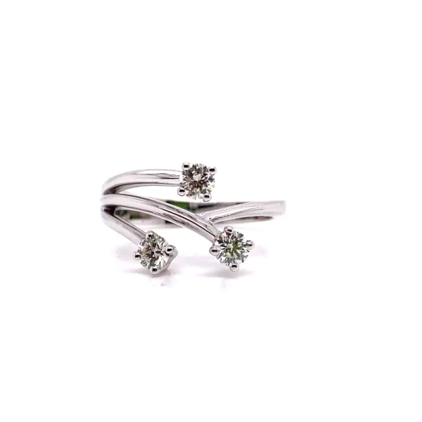 Anello trilogy in oro bianco e diamanti ct.0.51 - immagine 8