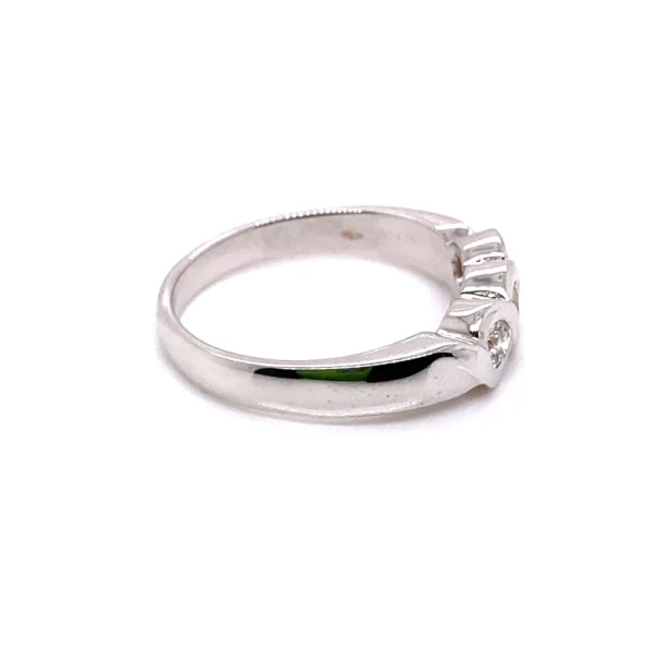 Anello trilogy in oro bianco e diamanti ct.0.27 - immagine 4