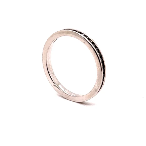 Anello eternity in oro bianco e diamanti neri ct.0.52 - immagine 2