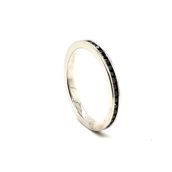 Anello eternity in oro bianco e diamanti neri ct.0.52 - immagine 4