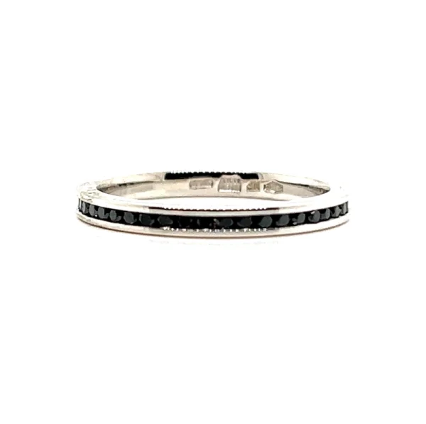 Anello eternity in oro bianco e diamanti neri ct.0.52