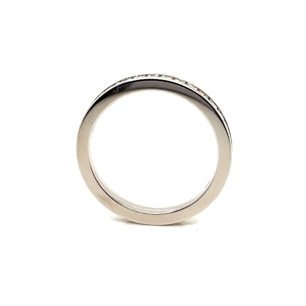 Anello eternity in oro bianco e diamanti bianchi ct.0.66 - immagine 2