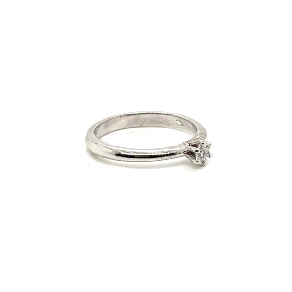 Anello solitario in oro bianco 18k e diamante ct. 0.16 - immagine 3