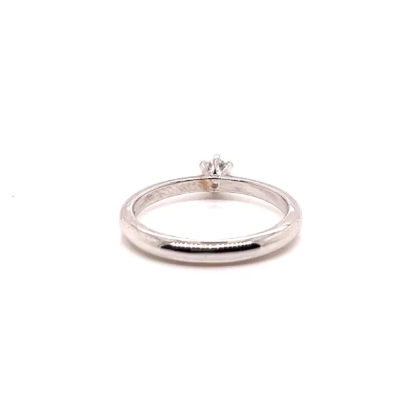 Anello solitario in oro bianco 18k e diamante ct. 0.16 - immagine 5