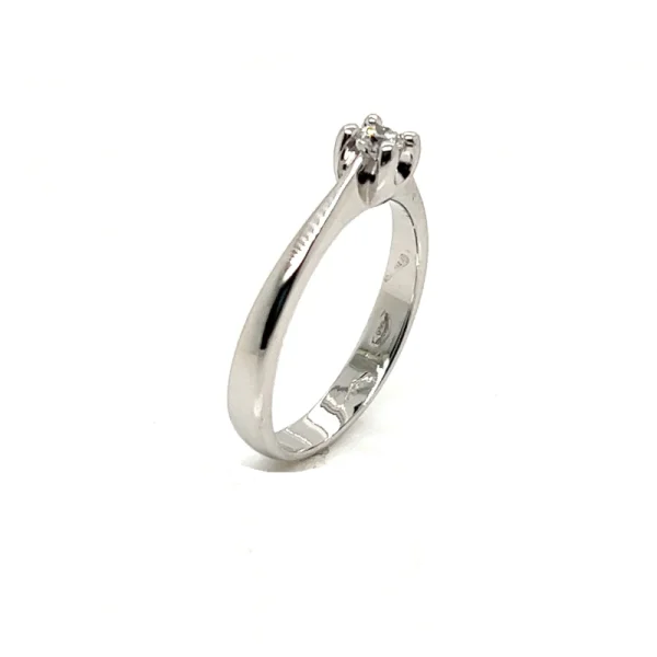 Anello solitario in oro bianco 18k e diamante ct. 0.12 - immagine 6
