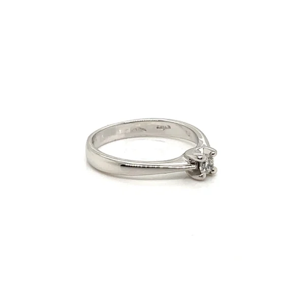 Anello solitario in oro bianco 18k e diamante ct. 0.12 - immagine 4