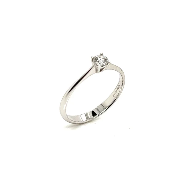 Anello solitario in oro bianco 18k e diamante ct. 0.19 - immagine 2