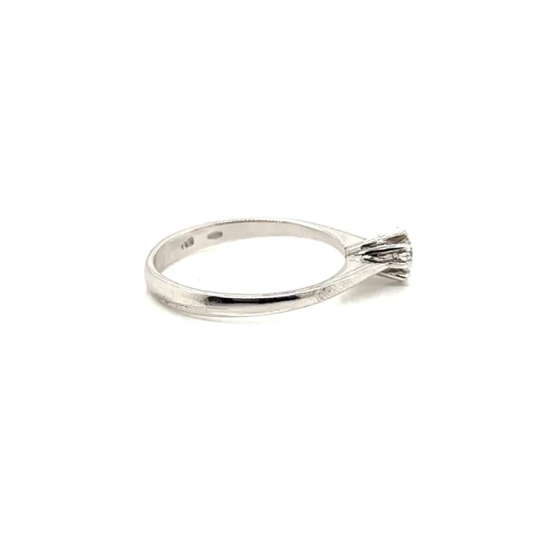 Anello solitario in oro bianco 18k e diamante ct. 0.22 - immagine 4