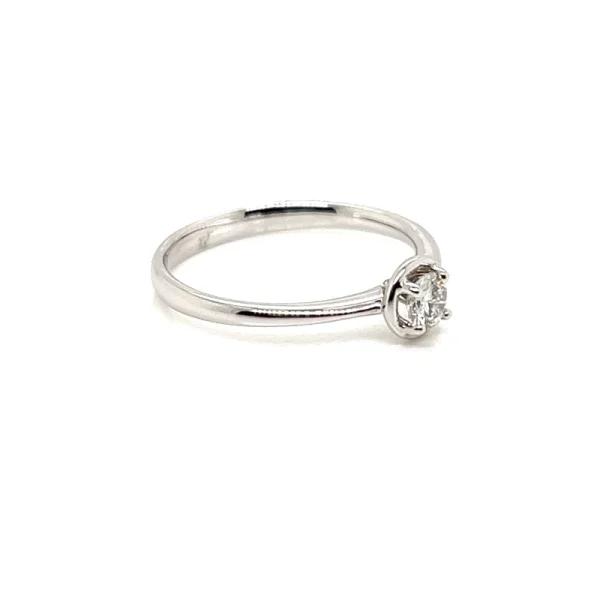 Anello solitario in oro bianco 18k e diamante ct. 0.21 - immagine 3
