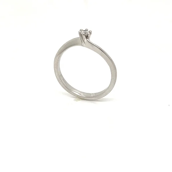 Anello solitario in oro bianco 18k e diamante certificato ct. 0.09