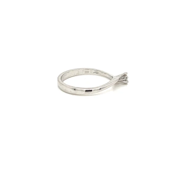 Anello solitario in oro bianco 18k e diamante certificato ct. 0.09 - immagine 4