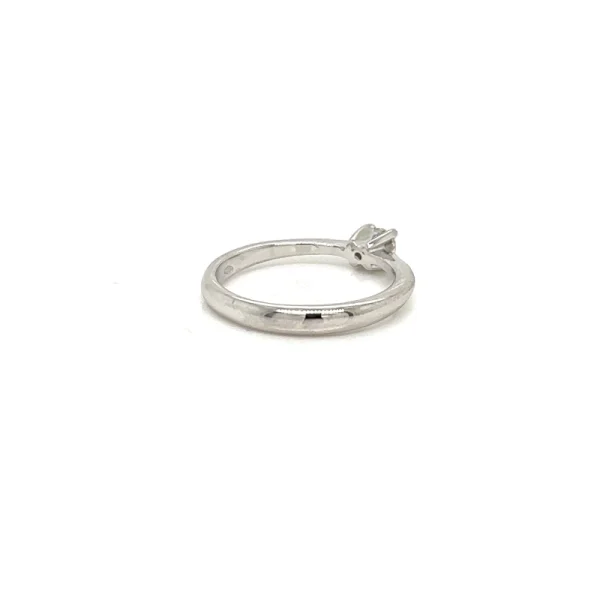 Anello solitario in oro bianco 18k e diamante certificato ct. 0.18 - immagine 6