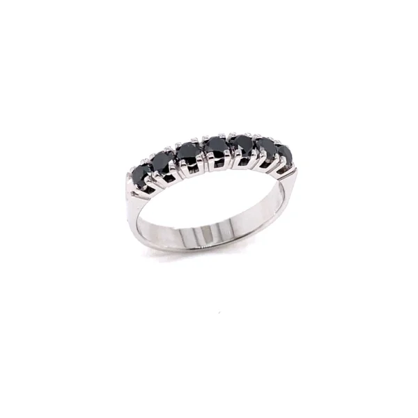 Anello veretta in oro bianco e diamanti neri ct.0.65