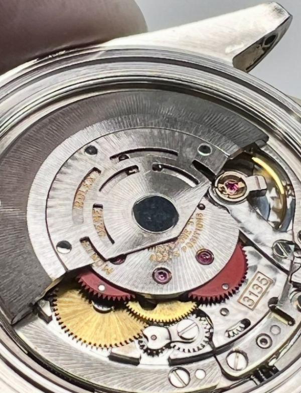 Rolex SubMariner, Revisione completa, Sistemazione dalla ruggine - immagine 3