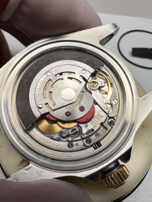 Rolex SubMariner, Revisione completa, Sistemazione dalla ruggine - immagine 4